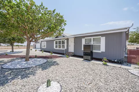 25744 La Petite Ave, Lancaster, CA 93536 photo 2