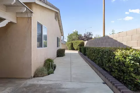 42914 Fairlee Dr, Lancaster, CA 93536 photo 25