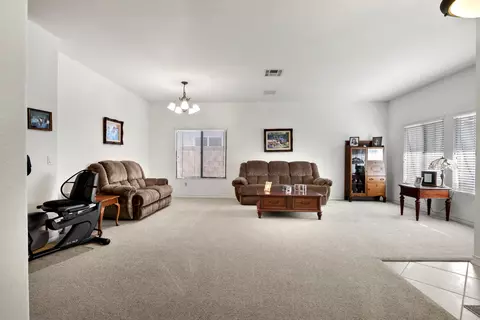 42914 Fairlee Dr, Lancaster, CA 93536 photo 3