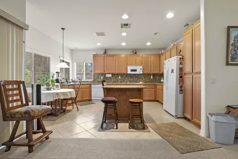 42914 Fairlee Dr, Lancaster, CA 93536 photo 8