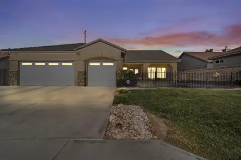 42914 Fairlee Dr, Lancaster, CA 93536 photo 1
