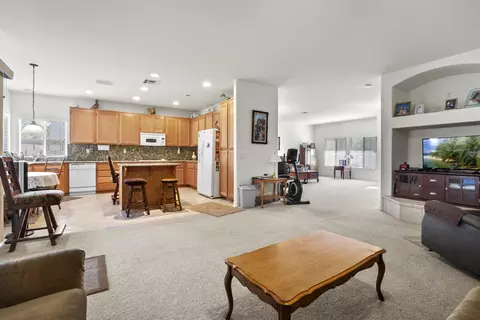 42914 Fairlee Dr, Lancaster, CA 93536 photo 7
