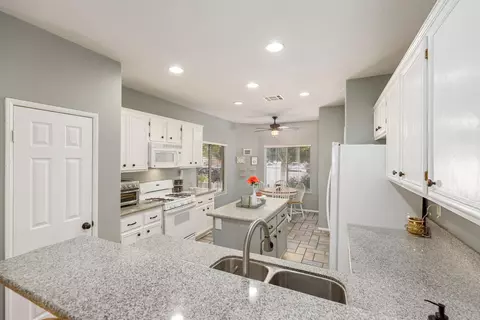 1822 Windermere Dr, Lancaster, CA 93534 photo 5