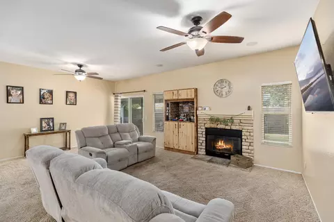 1822 Windermere Dr, Lancaster, CA 93534 photo 9