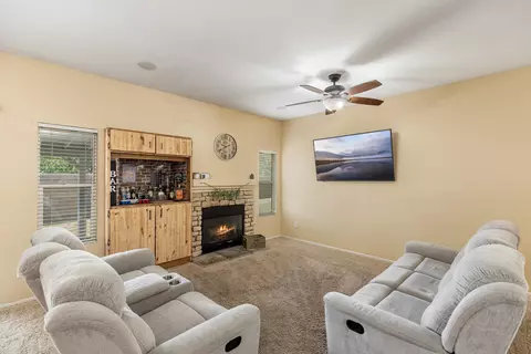 1822 Windermere Dr, Lancaster, CA 93534 photo 10