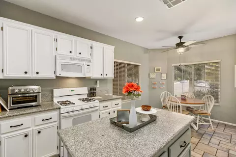 1822 Windermere Dr, Lancaster, CA 93534 photo 7