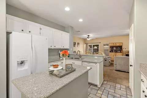 1822 Windermere Dr, Lancaster, CA 93534 photo 8
