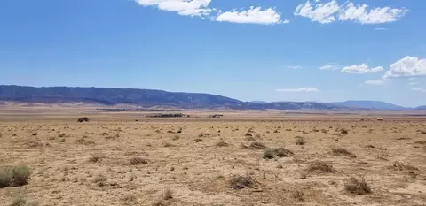 270 Th St W, Rosamond, CA 93560