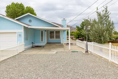 22425 Mccarthy Dr, Tehachapi, CA 93561 photo 2