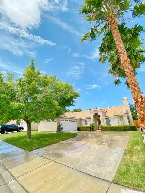 37807 57th St E, Palmdale, CA 93552 photo 2