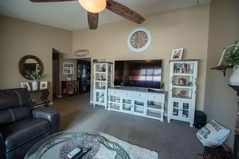43122 41st St, Lancaster, CA 93536 photo 9