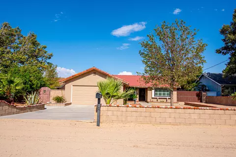 43122 41st St, Lancaster, CA 93536 photo 1