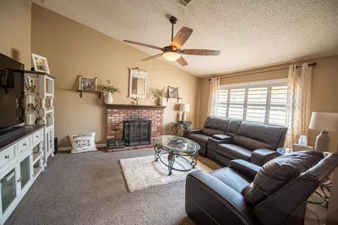 43122 41st St, Lancaster, CA 93536 photo 8