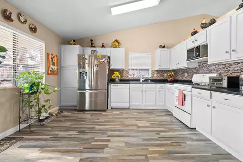 43803 Tranquility Ct, Lancaster, CA 93535 photo 9