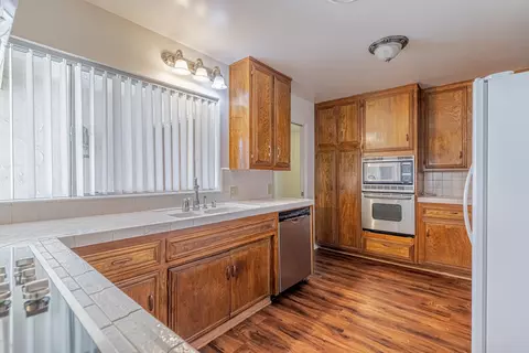 2058 Top Cir, Lancaster, CA 93536 photo 7