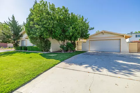 2058 Top Cir, Lancaster, CA 93536 photo 4