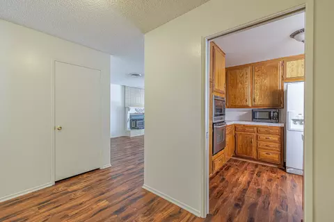 2058 Top Cir, Lancaster, CA 93536 photo 6