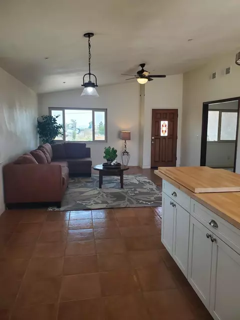 33277 165th St E, Llano, CA 93544 photo 3