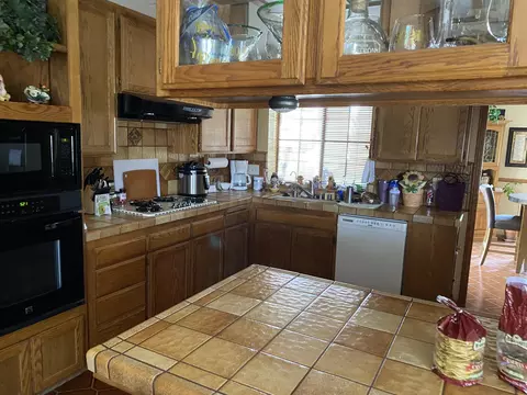 43725 Colony Dr, Lancaster, CA 93536 photo 5