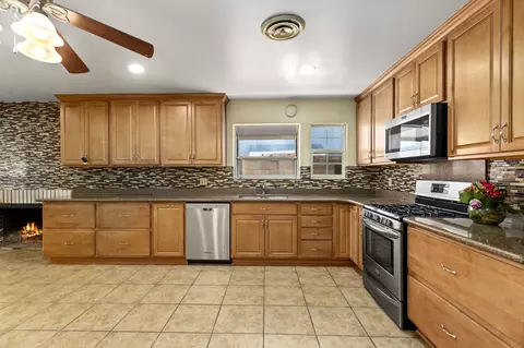 45335 Lorimer Ave, Lancaster, CA 93534 photo 7
