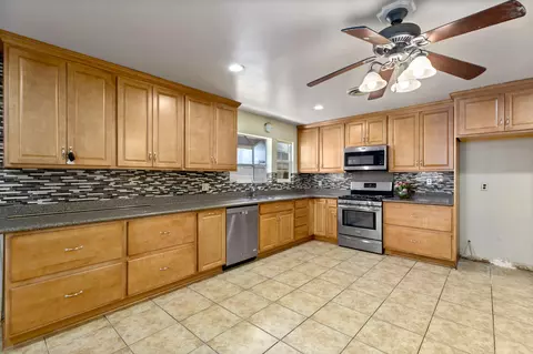 45335 Lorimer Ave, Lancaster, CA 93534 photo 8