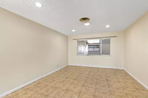 45335 Lorimer Ave, Lancaster, CA 93534 photo 5