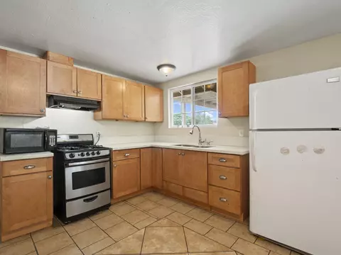 1229 Avenue R-5 E, Palmdale, CA 93550 photo 3