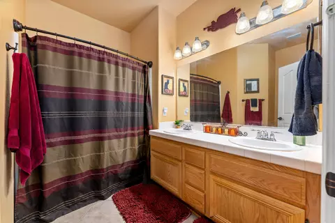 42906 Fairlee Dr, Lancaster, CA 93536 photo 13