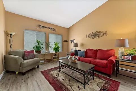 42906 Fairlee Dr, Lancaster, CA 93536 photo 4