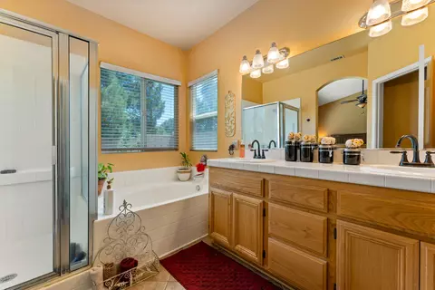 42906 Fairlee Dr, Lancaster, CA 93536 photo 22