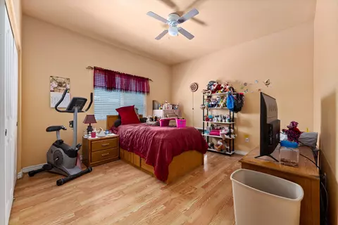 42906 Fairlee Dr, Lancaster, CA 93536 photo 17