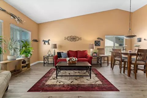 42906 Fairlee Dr, Lancaster, CA 93536 photo 5