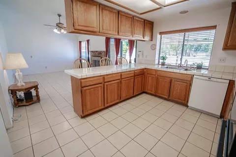 35935 48th St E, Palmdale, CA 93552 photo 16