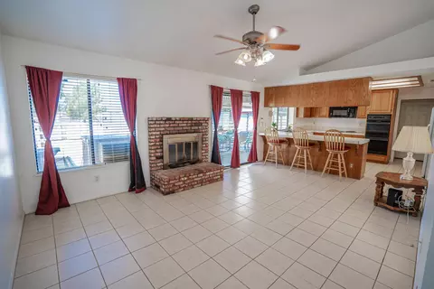 35935 48th St E, Palmdale, CA 93552 photo 11