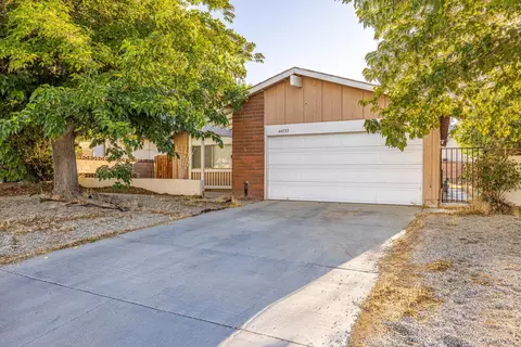 44737 Christie Ave, Lancaster, CA 93535 photo 2