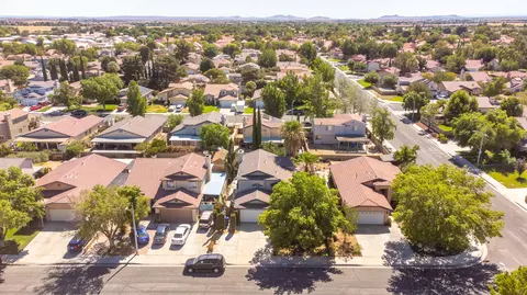 43806 Silver Bow Rd, Lancaster, CA 93535 photo 2