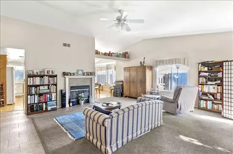 452 Pepper Dr, Tehachapi, CA 93561 photo 5