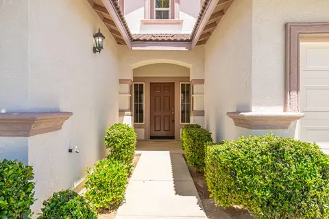 4401 Bethpage Dr, Palmdale, CA 93551 photo 2