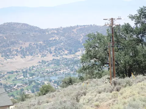 25170 Paramount Dr, Tehachapi, CA 93561 photo 8