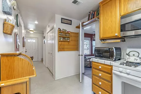 27100 Buckpasser Dr, Tehachapi, CA 93561 photo 11