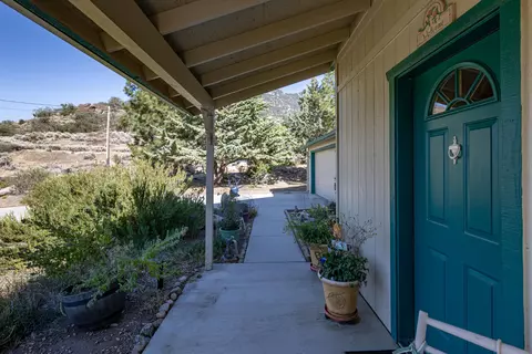 27100 Buckpasser Dr, Tehachapi, CA 93561 photo 4
