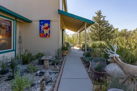 27100 Buckpasser Dr, Tehachapi, CA 93561 photo 3