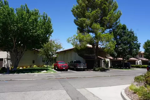 231 Eagle Ln, Palmdale, CA 93551 photo 2
