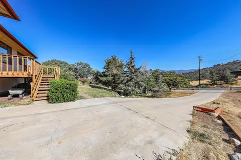 21501 Mountain Dr, Tehachapi, CA 93561 photo 5
