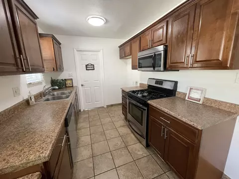 1344 Jackman, Lancaster, CA 93534 photo 6