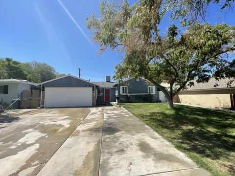 1344 Jackman, Lancaster, CA 93534 photo 2
