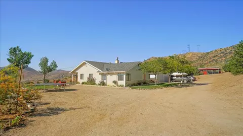 32120 Quirk Rd, Acton, CA 93510 photo 2