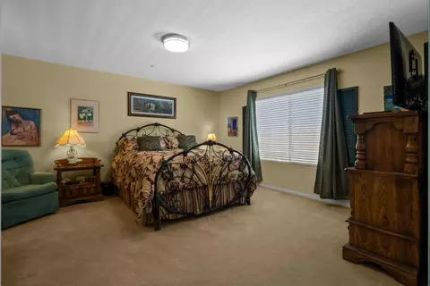 8836 Avoca Ct, Lancaster, CA 93536 photo 17