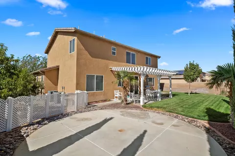 8836 Avoca Ct, Lancaster, CA 93536 photo 32