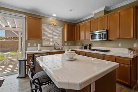 8836 Avoca Ct, Lancaster, CA 93536 photo 10